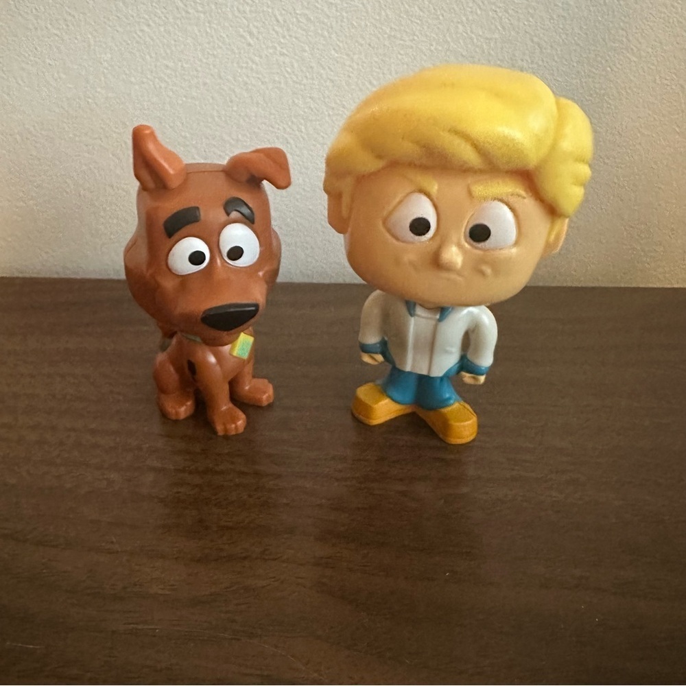 SOLD- Scooby-Doo FRED And SCOOBY-DOO Bobble Head Toys From 2021 McDonalds - Picture 1 of 8